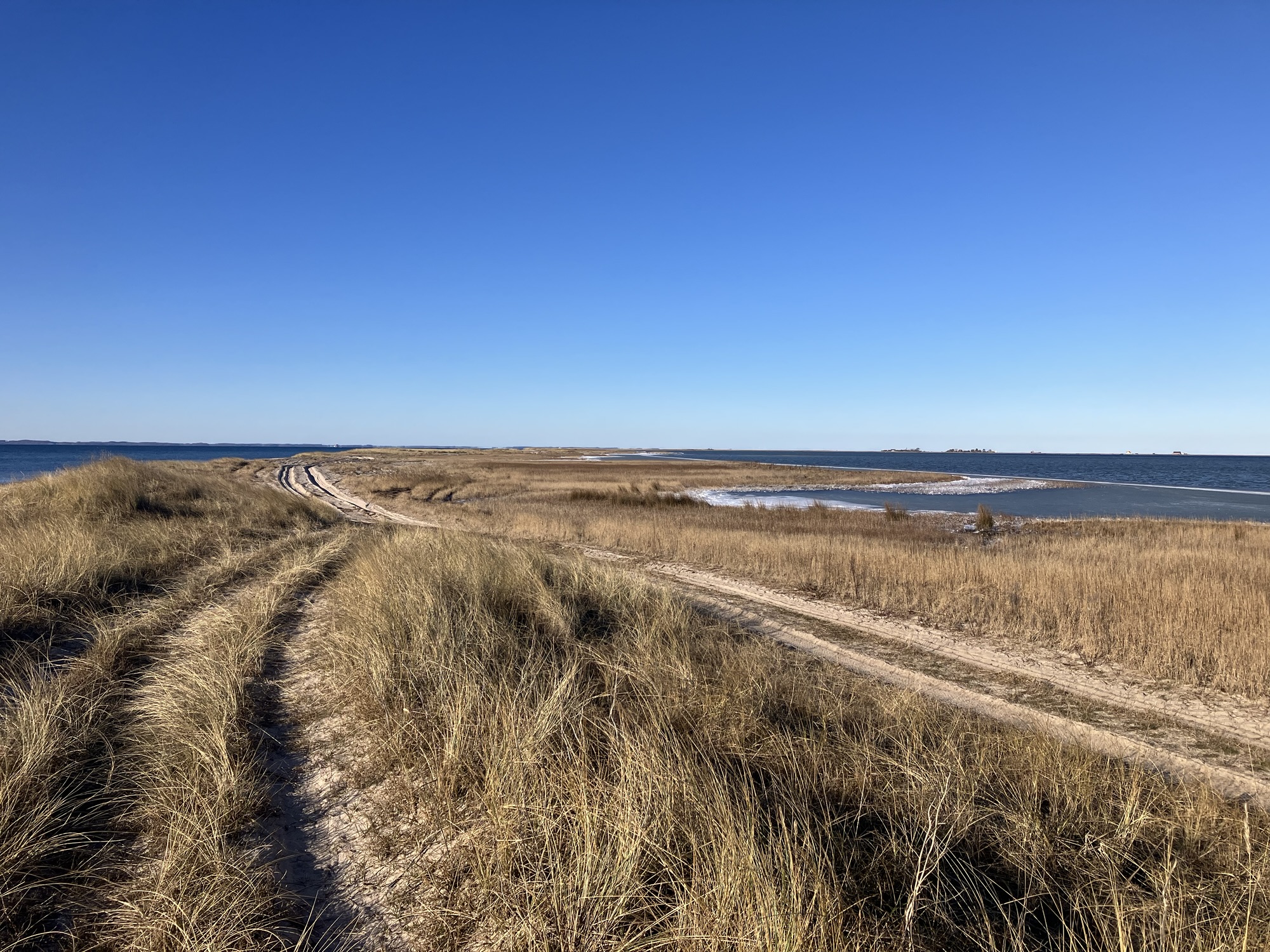 De sidste syv kilometer til Albuen skal tilbagelægges til fods.