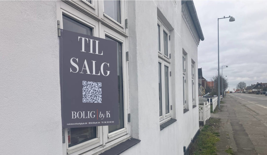 Gang i boligmarkedet: Mange handler giver lille fald i friværdien på Lolland Der er godt gang i boligmarkedet på Lolland. Det har medført et lille fald i friværdierne i kommunen - og det er en god ting, siger Lollands Bank.