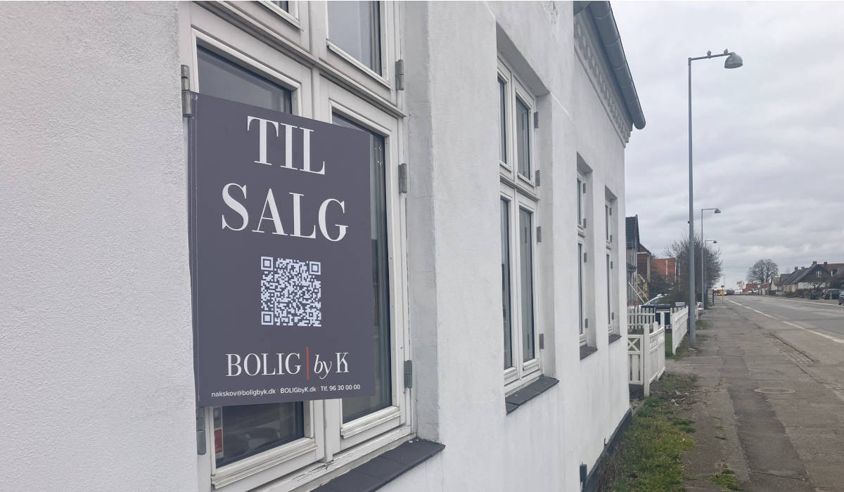Der er godt gang i boligmarkedet på Lolland. Det har medført et lille fald i friværdierne i kommunen - og det er en god ting, siger Lollands Bank.