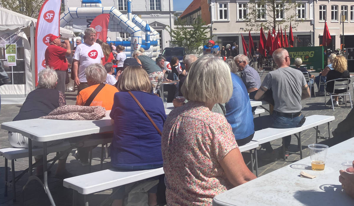 Årets første maj-fest i Nakskov var godt besøgt takket være vejret.